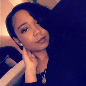 Meet your Posher, Malika